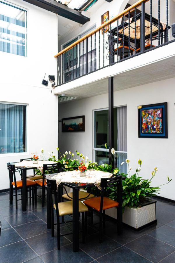 Hotel Central House A 5 Min De La Embajada Americana Bogota Luaran gambar