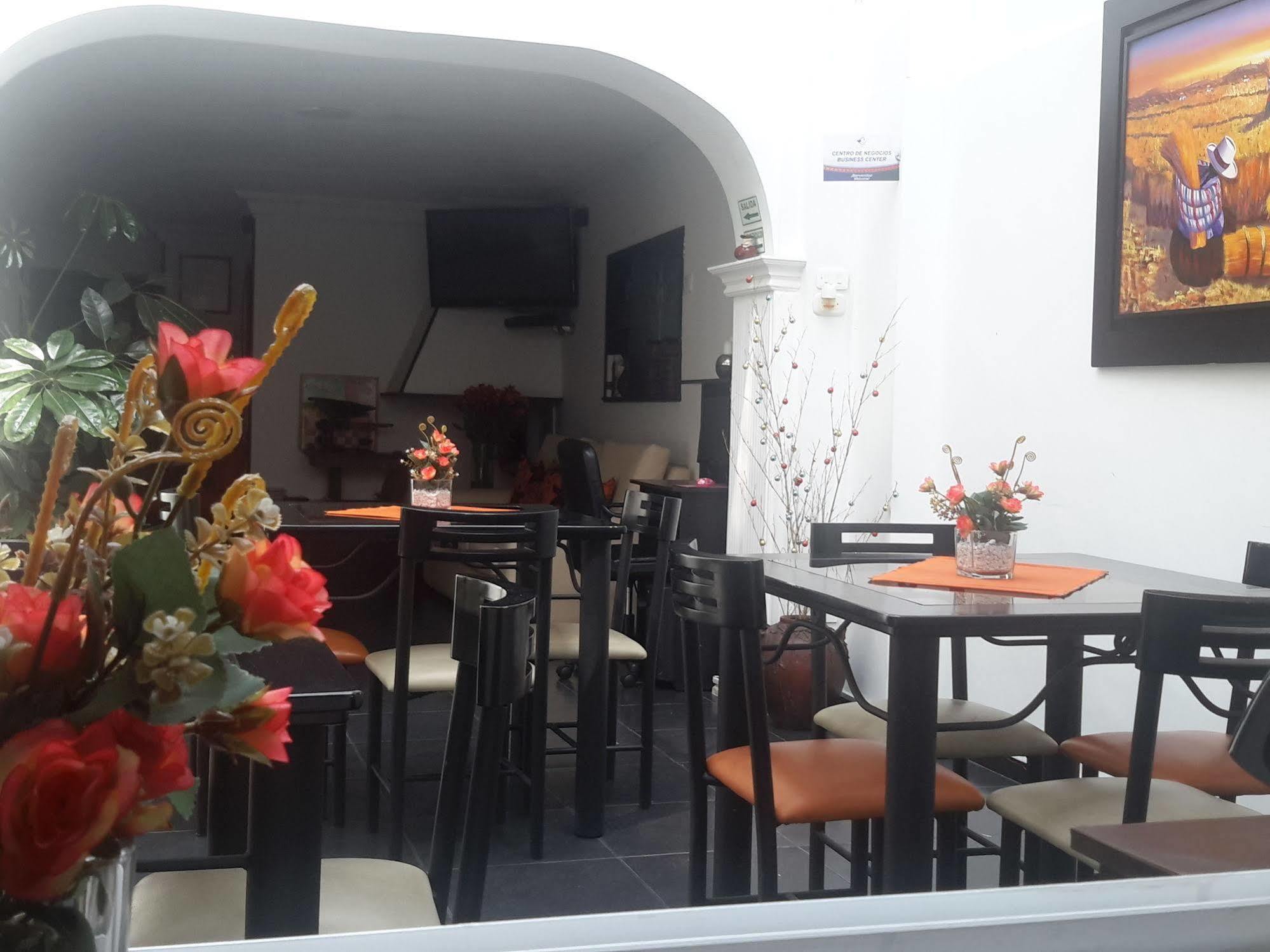 Hotel Central House A 5 Min De La Embajada Americana Bogota Luaran gambar